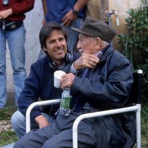 Still of Walter Salles and Alberto Granado in Diarios de motocicleta 2004