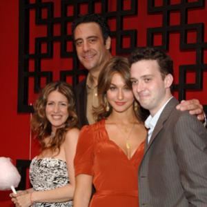 Joely Fisher Brad Garrett Eddie Kaye Thomas and Kat Foster