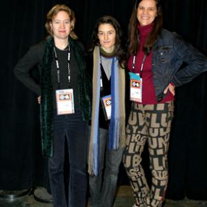 Kristen Johnson, Katy Chevigny and Dallas Brennan at event of Deadline (2004)