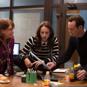 Still of Ann Dowd, Scoot McNairy and Zoe Kazan in Our Brand Is Crisis (2015)