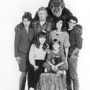 Still of Bruce Davison and Molly Cheek in Harry and the Hendersons 1991