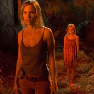 Still of Hilary Swank and AnnaSophia Robb in The Reaping (2007)
