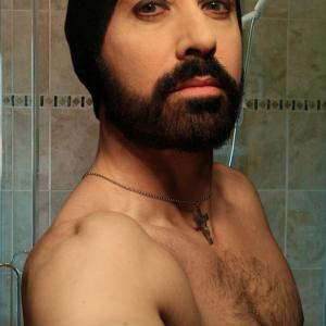 I've been a #BadBoy and I feel #Dirty, I need a #Shower. J'ai été 1 vilain garçon et je me sens #Sale, j'ai besoin d'une #Douche. Tengo que limpiar mi mismo. #Selfie #Cross #Beard #ChestHair #Bathroom #MoonDazeTV #LifeIsGood