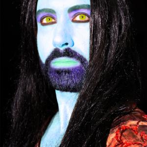 I dont know who or what Im supposed to be but I like it Je ne sais pas qui ou quoi je suis suppos tre mais jaime a Quiero ser un extraterrestre Alien YellowEyes BlueSkin GreenLips LongHair Halloween Beard MoonDazeTV LifeIsGood