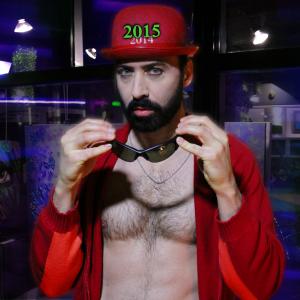 I want to wish you all a very #HappyNewYear2015 Je veux vous souhaiter à tous une très #BonneAnnée2015. Feliz Año Nuevo 2015. #AllTheBest #Health #Love #Happiness #MoonDazeTV #RealityShow #NewSeason #Beard #LifeIsGood