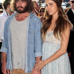 Angus Stone Isabel Lucas