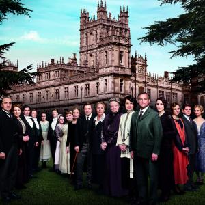 Still of Elizabeth McGovern, Maggie Smith, Hugh Bonneville, Jim Carter, Penelope Wilton, Allen Leech and Michelle Dockery in Downton Abbey (2010)