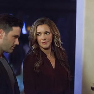 Still of Willa Holland Katie Cassidy and Colin Donnell in Strele 2012