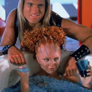 Still of Tammy Macintosh and Milan Keyser in Farscape (1999)