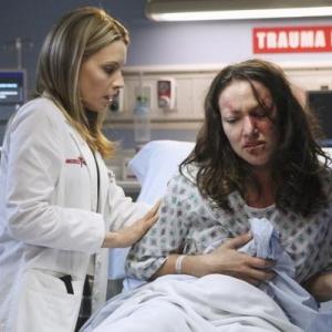 Still of KaDee Strickland and Jamie Elle Mann in Private Practice 2007