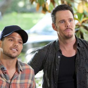 Still of Kevin Dillon and Jerry Ferrara in Entourage (2004)