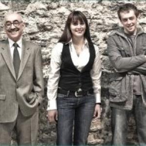 Sener Sen, Çetin Tekindor, Okan Yalabik and Melisa Sözen in Av mevsimi (2010)