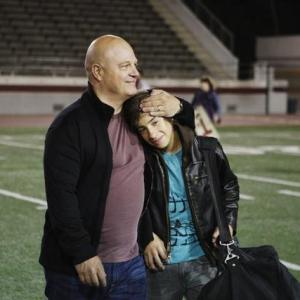 Still of Michael Chiklis and Jimmy Bennett in No Ordinary Family 2010