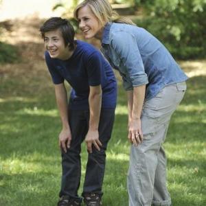 Still of Julie Benz and Jimmy Bennett in No Ordinary Family 2010