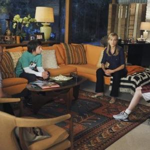Still of Julie Benz Michael Chiklis Kay Panabaker and Jimmy Bennett in No Ordinary Family 2010