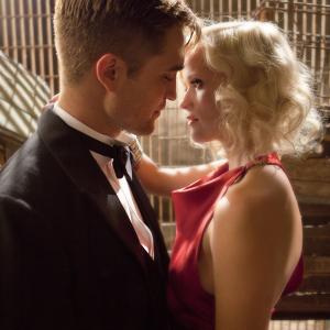 Still of Reese Witherspoon and Robert Pattinson in Vanduo drambliams 2011