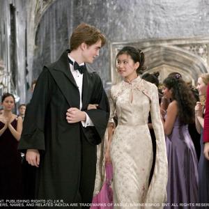 Still of Robert Pattinson and Katie Leung in Haris Poteris ir ugnies taure 2005