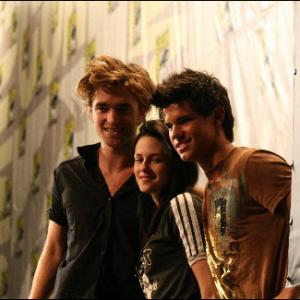 Kristen Stewart, Taylor Lautner and Robert Pattinson at event of Twilight (2008)