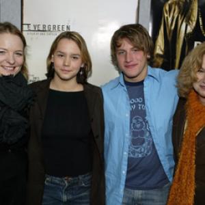 Mary Kay Place, Noah Fleiss, Cara Seymour and Addie Land at event of Evergreen (2004)