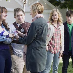 Still of Toni Collette, Brie Larson, Patton Oswalt, Keir Gilchrist and Rosemarie DeWitt in United States of Tara (2009)