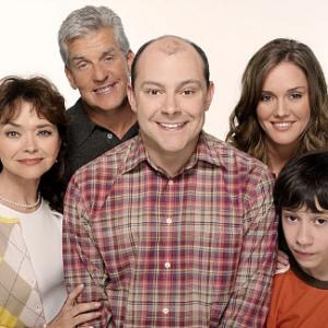 Still of Erinn Hayes Lenny Clarke Linda Hart Rob Corddry and Keir Gilchrist in The Winner 2007