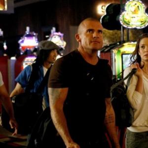 Still of Dominic Purcell, Sarah Wayne Callies, Amaury Nolasco and Roland James in Kalejimo begliai (2005)