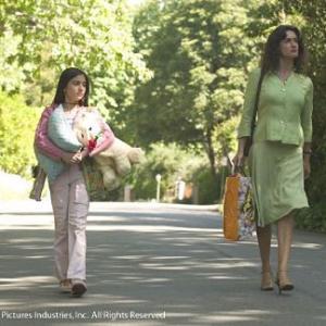 Still of Paz Vega and Shelbie Bruce in Spanglish (2004)