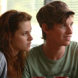 Still of Kristen Stewart and Eddie Redmayne in The Yellow Handkerchief 2008