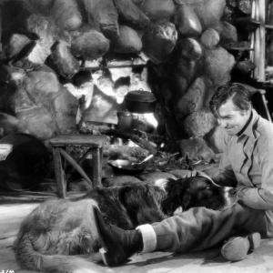 Still of Clark Gable and Buck in The Call of the Wild (1935)