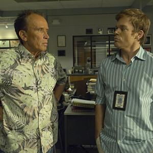 Still of Peter Weller and Michael C Hall in Deksteris 2006