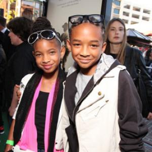Jaden Smith and Willow Smith at event of The Perfect Game 2009