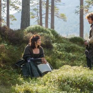 Still of Sam Heughan and Caitriona Balfe in Outlander 2014