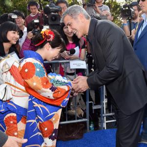 George Clooney and Mirai Shida at event of Rytojaus zeme 2015