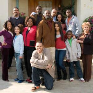 Regina King Delroy Lindo Laz Alonso Loretta Devine Idris Elba Sharon Leal Lupe Ontiveros Keith Robinson Ambrosia Kelley Columbus Short Lauren London and Chris Brown in This Christmas 2007