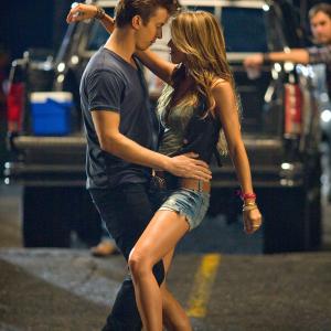 Still of Kenny Wormald and Julianne Hough in Pamise del sokiu (2011)