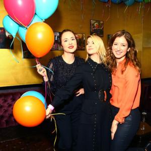 Sarah Goldberg, Laura Ramsey and Jessy Hodges attend Entertainment Weekly And VH1 Host A Special Screening Of VH1's New Scripted Series 'Hindsight'