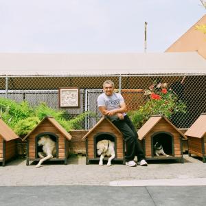 Still of Cesar Millan in Dog Whisperer with Cesar Millan 2004