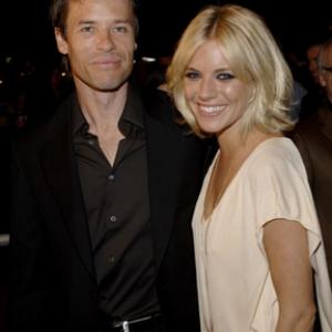 Guy Pearce and Sienna Miller at event of Factory Girl 2006