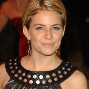 Sienna Miller at event of The 78th Annual Academy Awards 2006