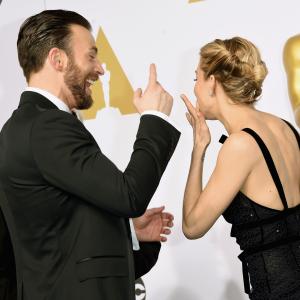 Chris Evans and Sienna Miller at event of The Oscars (2015)