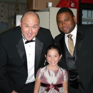 Will Sasso, Anthony Anderson, Chelsea Smith on set, 