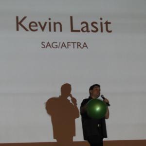 Kevin giving a presentation to an audience of over 500 hopeful actors.