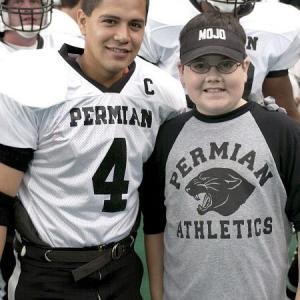Taylor on the set with Jay Hernandez.