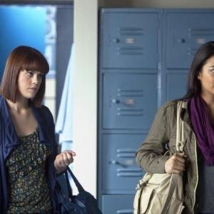 Still of Lindsey Shaw and Shay Mitchell in Jaunosios melages (2010)