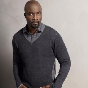 Still of Mike Colter in Ringer (2011)