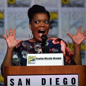 Yvette Nicole Brown at event of Once Upon a Time 2011