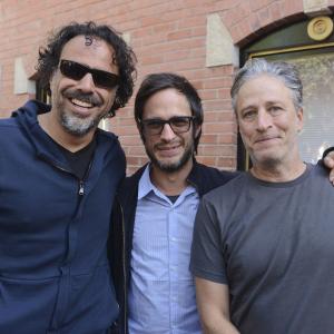 Gael Garca Bernal Alejandro Gonzlez Irritu and Jon Stewart