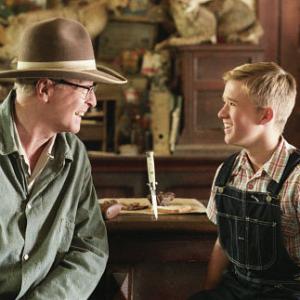 Still of Michael Caine and Haley Joel Osment in Secondhand Lions 2003