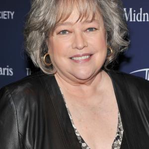 Kathy Bates at event of Vidurnaktis Paryziuje 2011