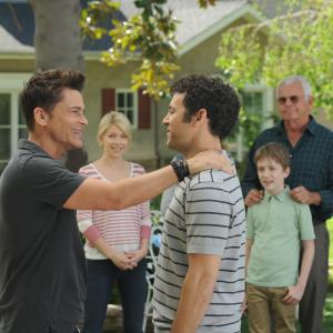 Still of Rob Lowe, Fred Savage, William Devane, Mary Elizabeth Ellis and Connor Kalopsis in The Grinder (2015)